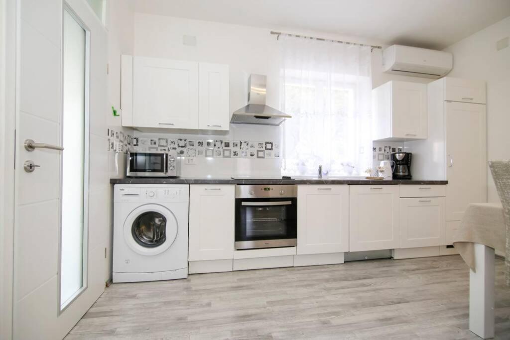 Apartman Buki **** Σπλιτ Εξωτερικό φωτογραφία