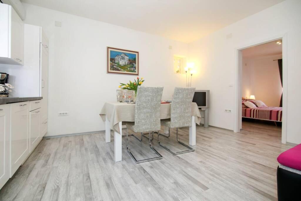 Apartman Buki **** Σπλιτ Εξωτερικό φωτογραφία